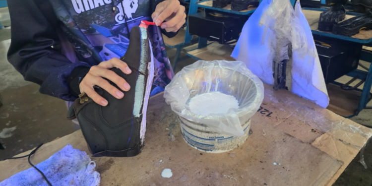 Máquinas motorizadas, solventes e peso excessivo: adolescentes afastados de fábricas de Franca eram expostos a riscos, diz MTE