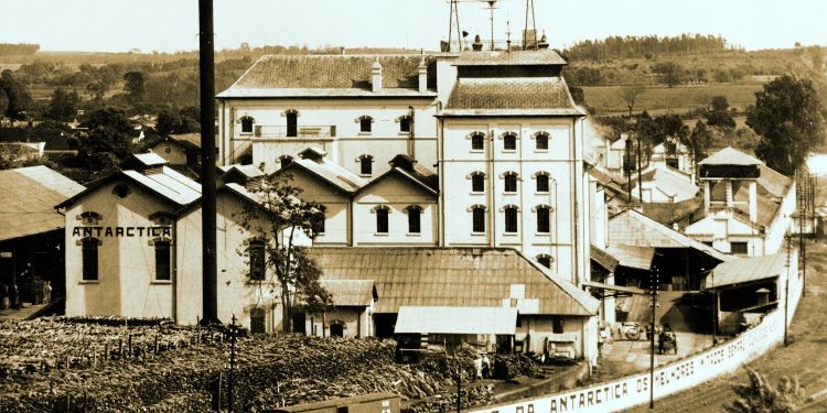 Em Ribeirão Preto, antiga cervejaria deixava funcionários beberem chope de graça após o trabalho